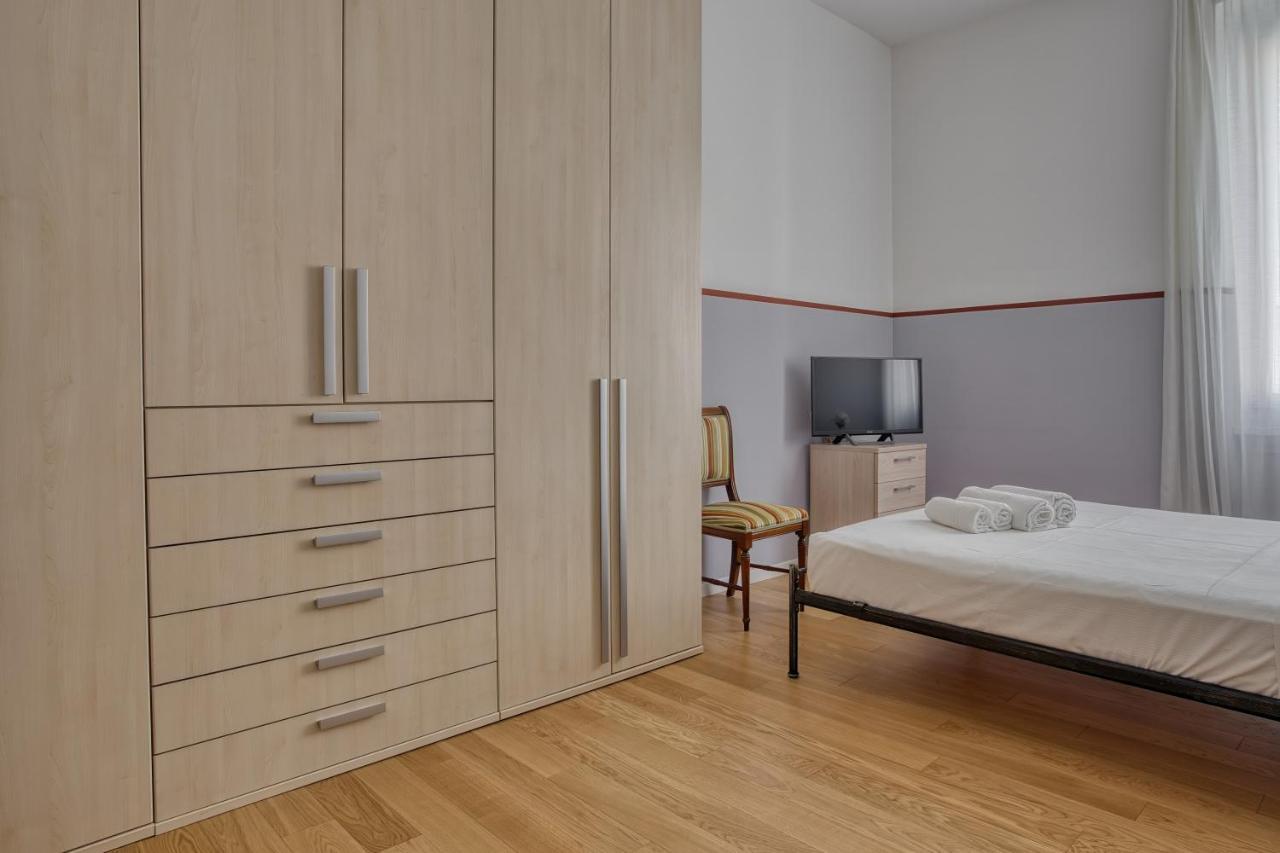 Joivy Lovely Apt, Easy Access To Centre Apartman Milánó Kültér fotó